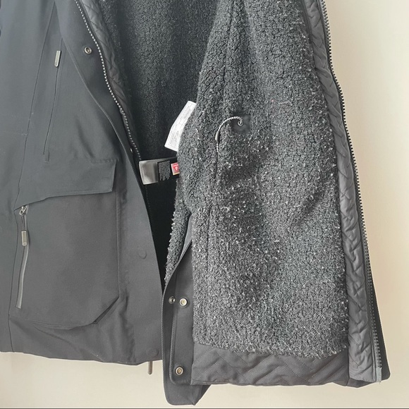 THE NORTH FACE LINED RAIN / SLEET JACKET - Picture 10 of 15